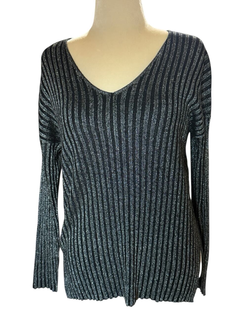 Vince Camuto Black/Silver Ribbed V-Neck Top/Sweater - Large